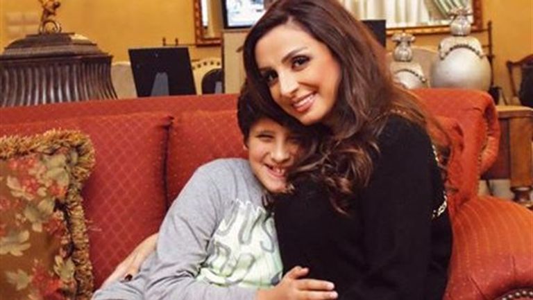 أنغام وابنها عبدالرحمن