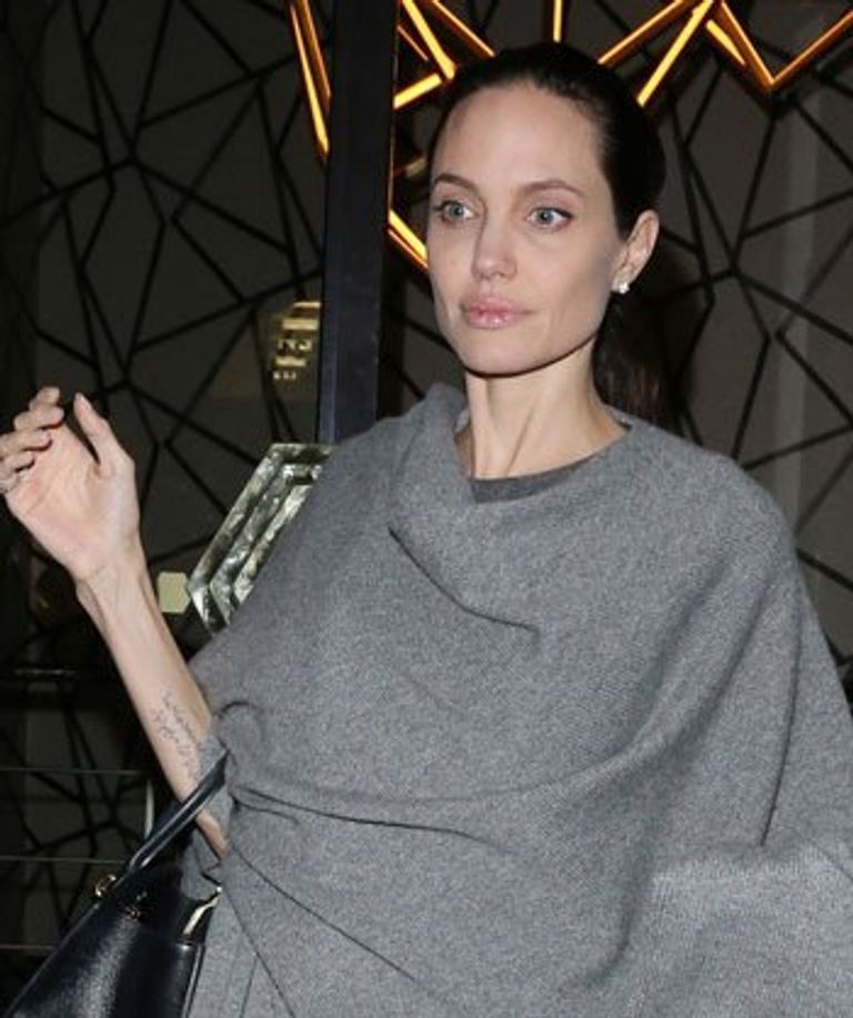  أنجلينا جولي تبدو شاحبة ولكن بصحة جيدة في لندن