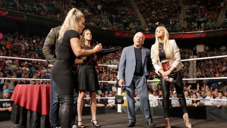 ستيفاني ماكمان تصفع ريك فلير بشدة