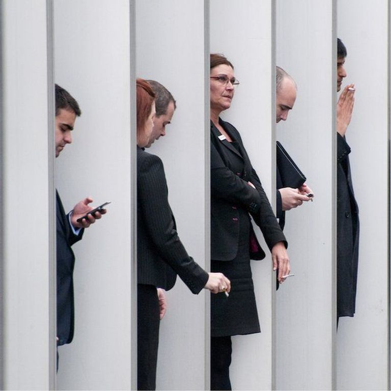 في هذه الصور نتأمل في وجوه الفلاحين والصيادين ورجال الأعمال وعمال النظافة 