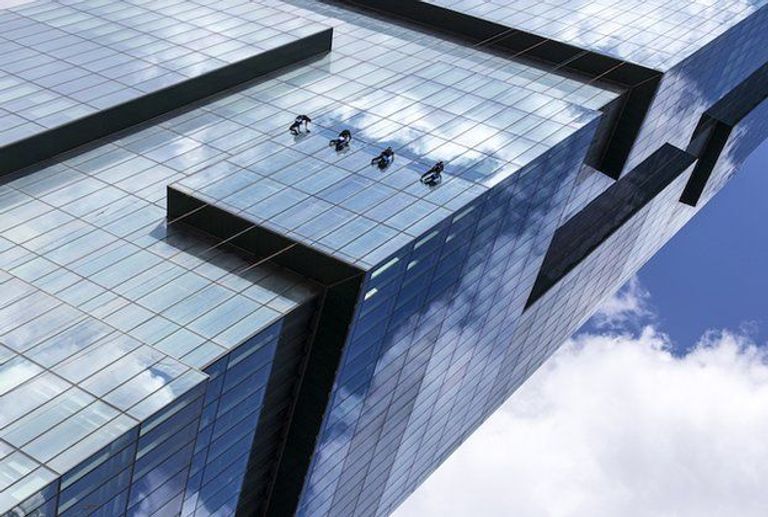 في هذه الصور نتأمل في وجوه الفلاحين والصيادين ورجال الأعمال وعمال النظافة 