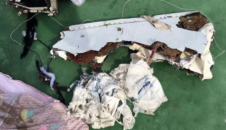 أجزاء من حطام الطائرة المصرية المنكوبة - أرشيفية