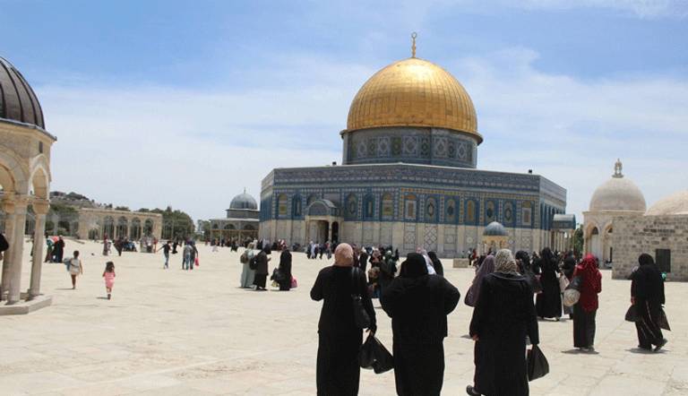 توافد الفلسطينيين للأقصى