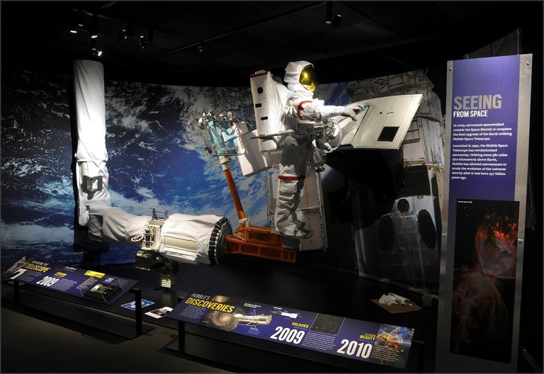 مهرجان الشارقة القرائي للطفل يأخذ زواره 