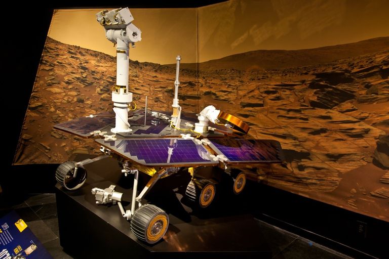 مهرجان الشارقة القرائي للطفل يأخذ زواره 