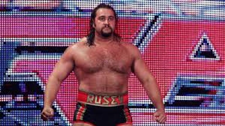 نزال بين فريق جون سينا وفريق ذا كلوب