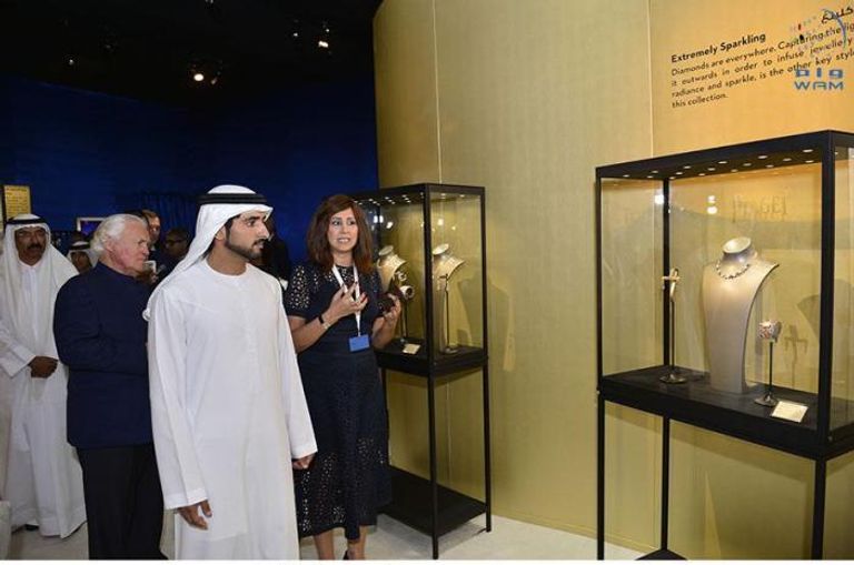 حمدان بن محمد يفتتح معرض أرت دبي