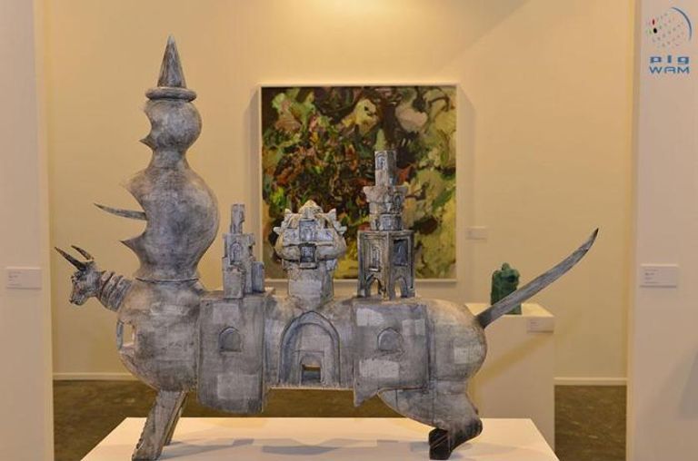 أحد الأعمال المشاركة في المعرض