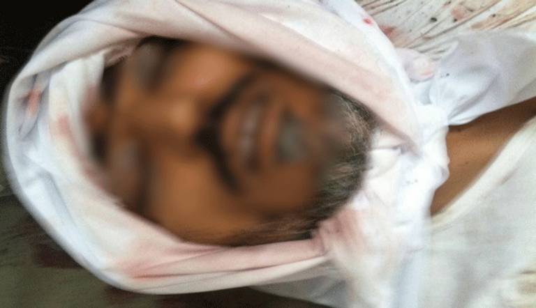 أحد المواطنين الذين اعدمتهما المليشيات رميا بالرصاص الجمعة