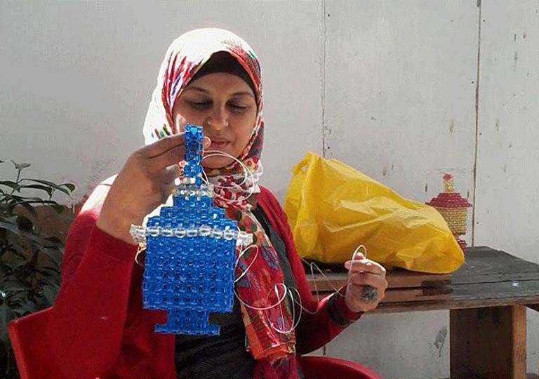 بالصور.. سيدات مصريات يعلن أسرهن بـ " الفن" - صورة 7