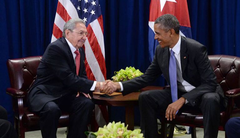 الرئيس الأمريكي باراك أوباما مع الرئيس الكوبي رائول كاسترو (أرشيفية)