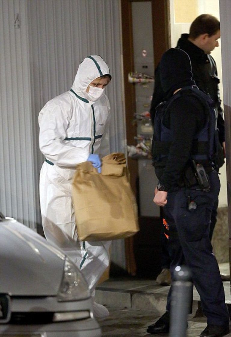 سلطات البحث الجنائي البلجيكية تجمع الأدلة التي وجدت في الموقع