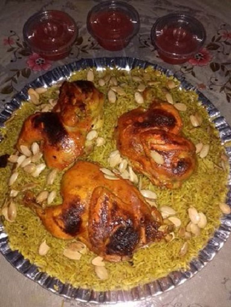 صورة سيدات يطبخن