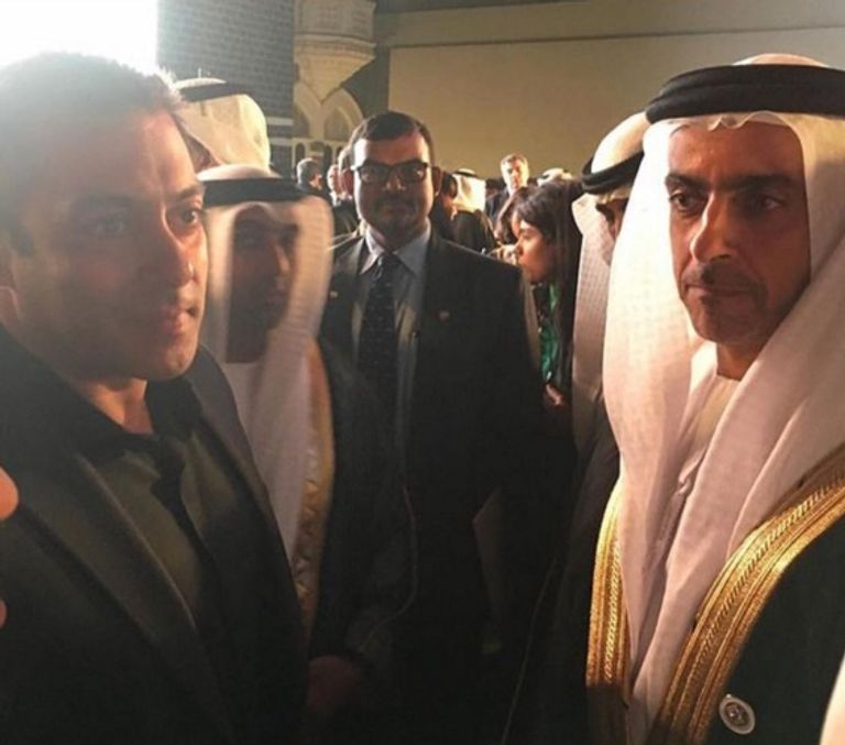 الشيخ محمد بن زايد يرحب بالنجمين سلمان خان وسوشميتا سين