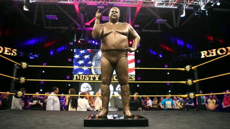 تمثال برونزي لداستي رودز