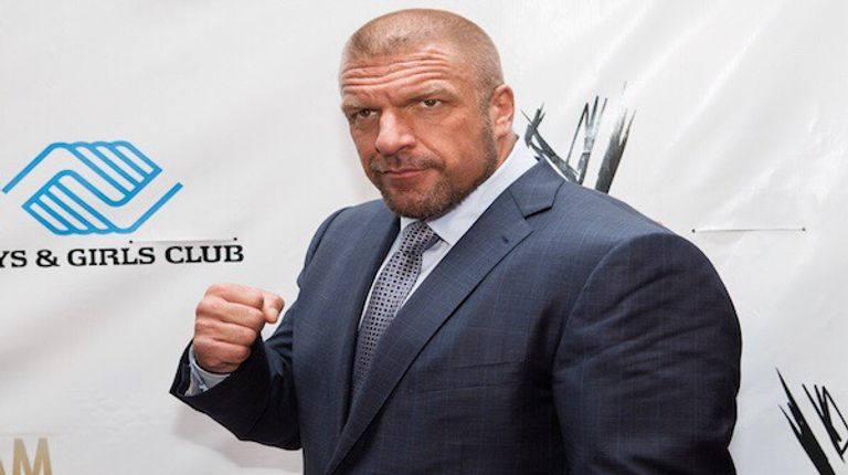 اثنان من مصارعى وزن كروزر خلال أحد النزالات