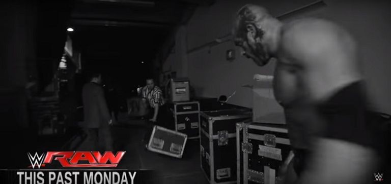 تربل إتش يلقى حقيبة خلفة تعثر بها الحكم وأصيب