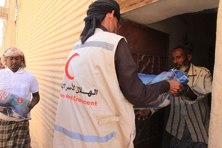 توزيع المعونات الاغاثية في حضرموت
