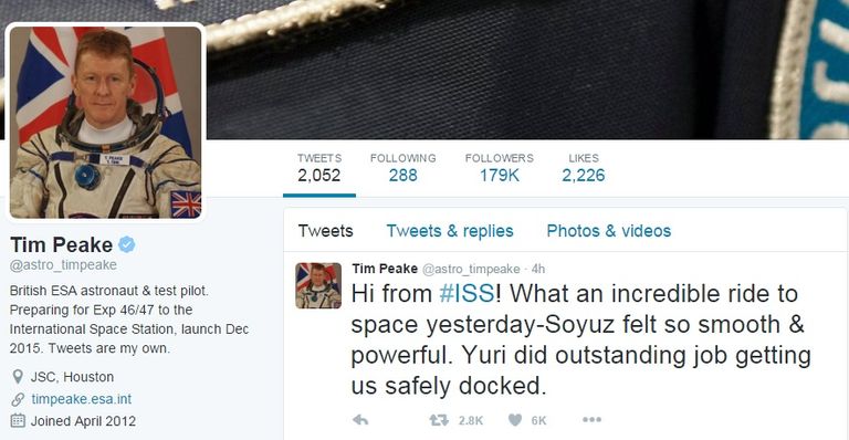 تيم بيك وفريق العمل من داخل محطة الفضاء الدولية