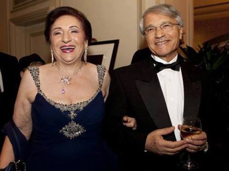 وزير النفط الجزائري السابق شكيب خليل مع عقيلته