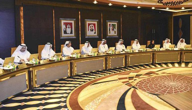 الشيخ محمد بن راشد خلال جلسة مجلس الوزراء اليوم (وام)