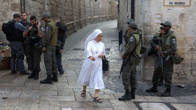 جنود إسرائيليون في البلدة القديمة بالقدس
