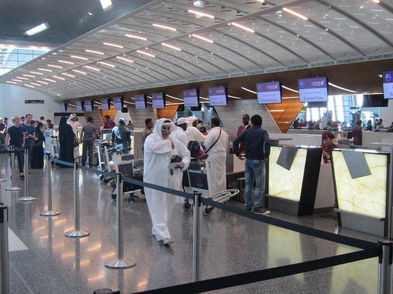 التقشف يصل إلى مواطني قطر لسد عجز الموازنة 