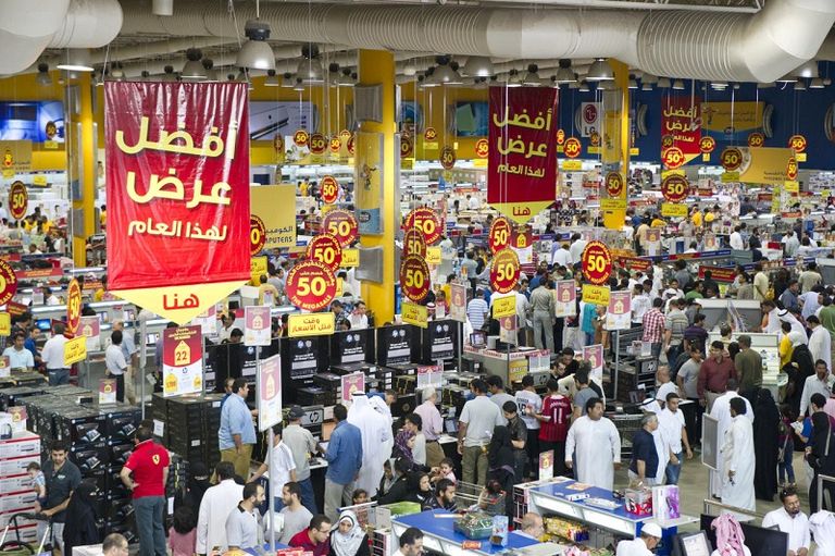 العروض وسيلة السلاسل التجارية في السعودية لتنشيط الأسواق