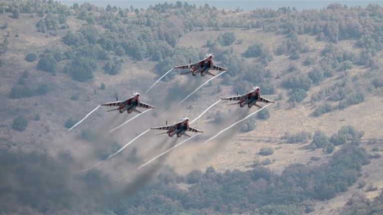 طائرات روسية تقصف مواقع في سوريا 