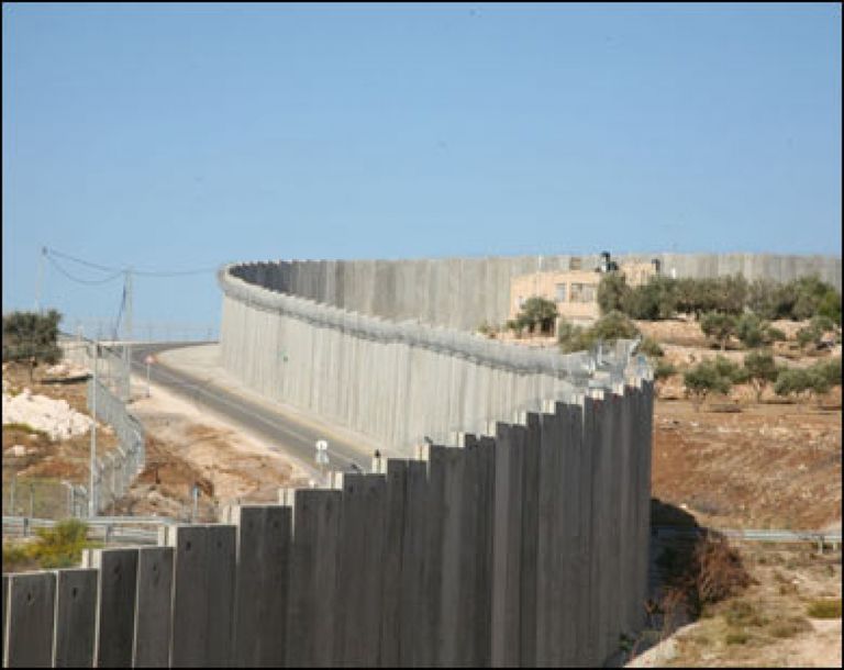 إسرائيل تبدأ تشيد جدار عازل على الحدود الأردنية