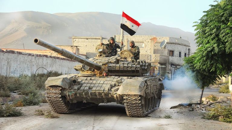 الجيش السوري يتقدم عبر الحدود الإدارية لمحافظة الرقة