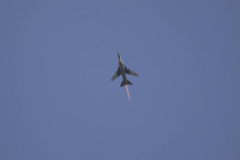 طائرة حربية تابعة لنظام الرئيس السوري بشار الأسد - رويترز