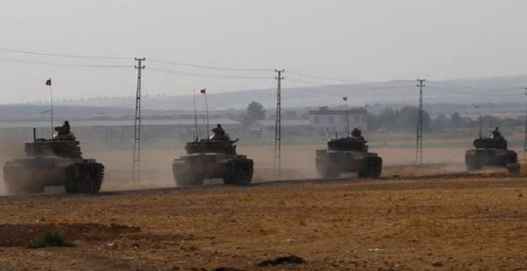 دبابات تركية في طريقها إلى جرابلس - رويترز