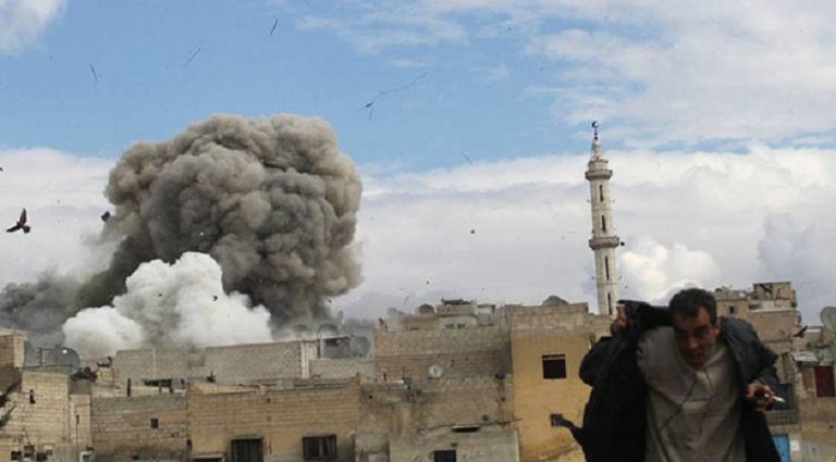 أهالي حلب تحت القصف