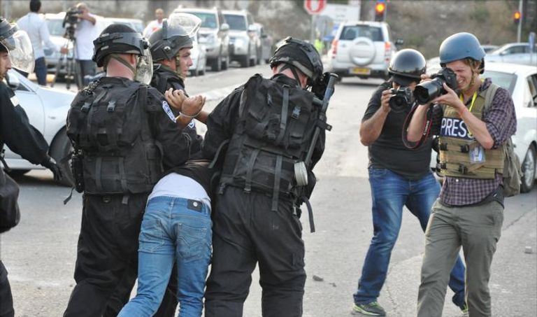 حملة اعتقالات إسرائيلية في الخليل والقدس