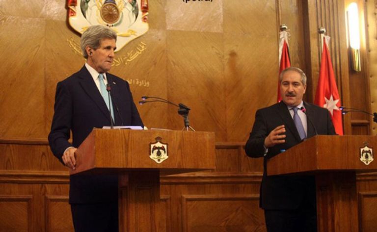 جون كيري وزير الخارجية الأمريكي ونظيره الأردني ناصر جودة