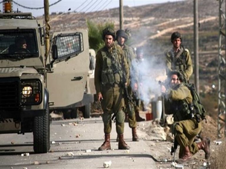 عشرات الإصابات في مواجهات مع الاحتلال بالضفة والقدس