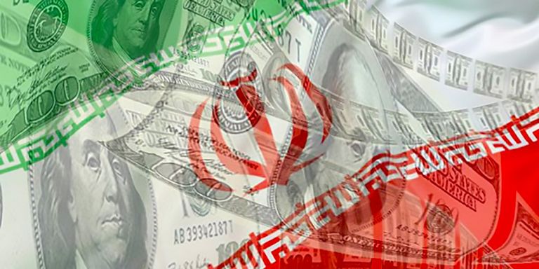 فضيحة الرواتب الإيرانية تهدد مستقبل روحاني