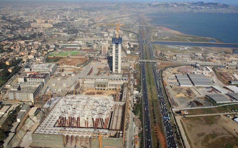 الجزائر تعكف على بناء أعلى مئذنة في العالم
