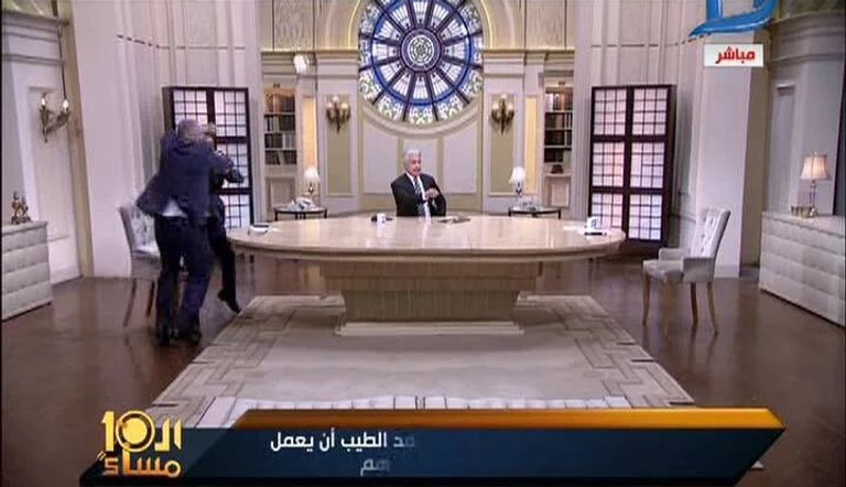اشتباك على الهواء بين الإعلامي أحمد شوبير والمعلق أحمد الطيب