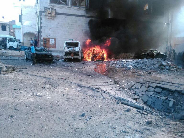تفجير انتحاري استهدف قصر الرئاسة اليمني