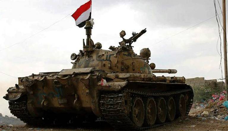 دبابة تابعة للمقاومة أثناء مواجهات السبت غرب تعز