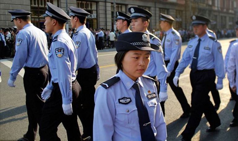 ضباط شرطة صينيون