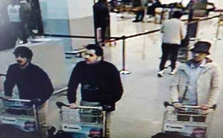 صورة لثلاثة من المشتبه في تنفيذهم تفجير مطار بروكسل