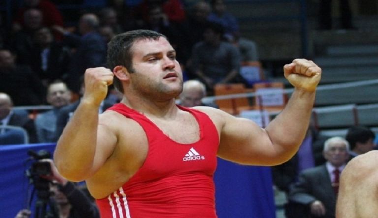 ديميتار كومتشيف مدرب فريق المصارعة البلغاري للناشئين