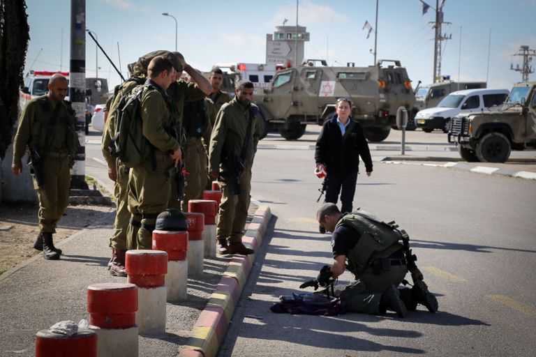استمرار عمليات الطعن بحق جنود الاحتلال الإسرائيلي