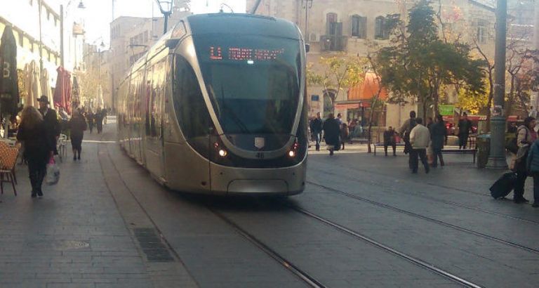 القطار التهويدي في القدس
