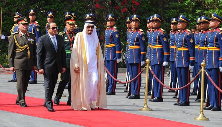 الرئيس عبدالفتاح السيسي خلال استقبال خادم الحرمين الملك سلمان