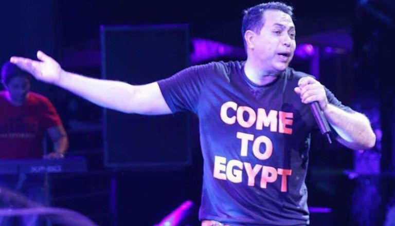 الفنان المصري حكيم يسطع في نيويورك بحفله في مهرجان بروكلين