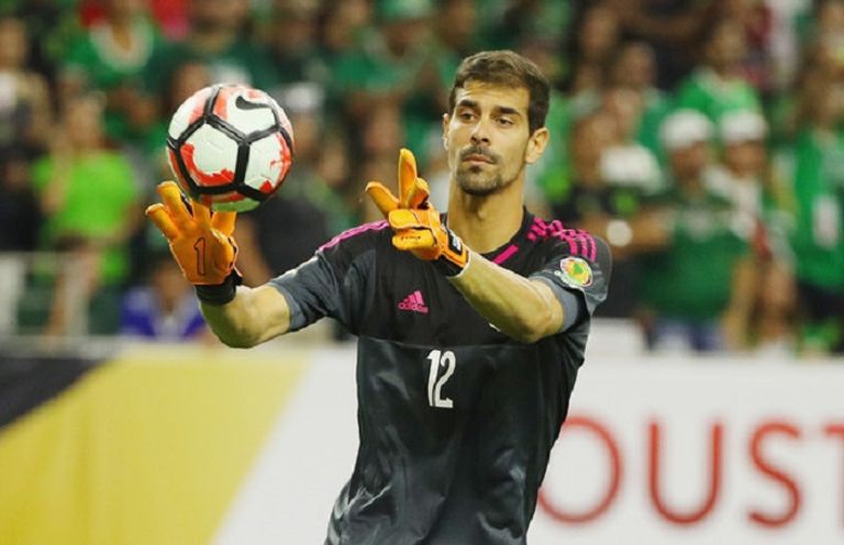 داني هيرنانديز حارس مرمى المنتخب الفنزويلي